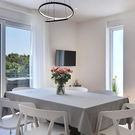 Apartment In Croatia Near Adriatic Coast *