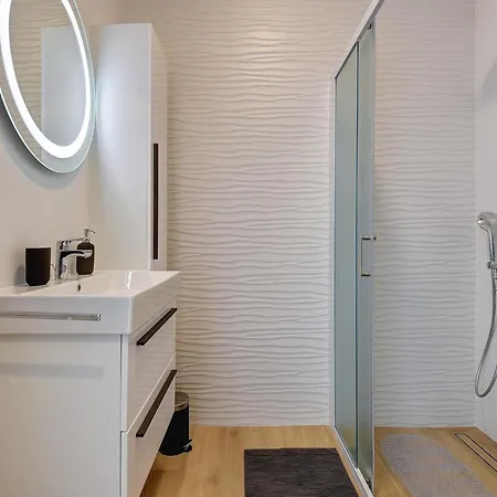 In Croatia Near Adriatic Coast Apartment