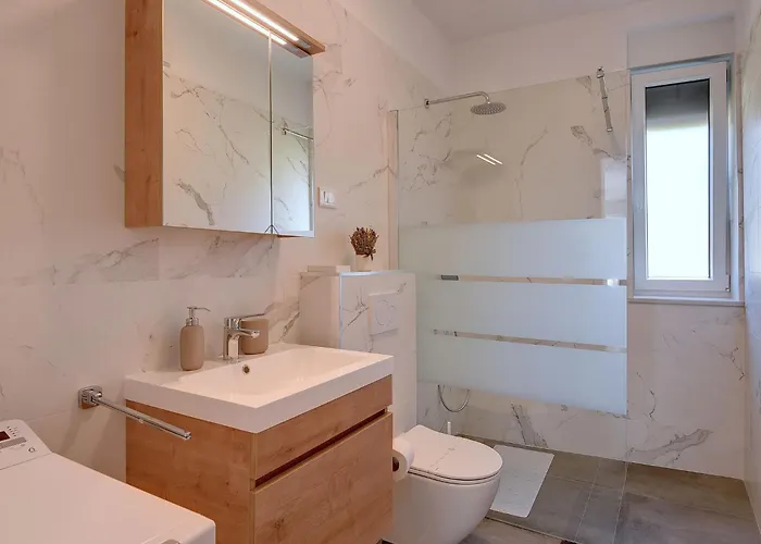 Appartement In Croatia Near Adriatic Coast *