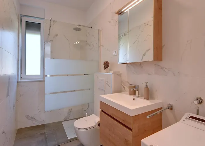 In Croatia Near Adriatic Coast Apartman Pula