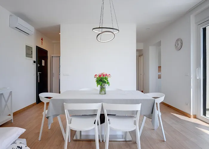 In Croatia Near Adriatic Coast Пула