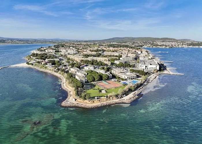 In Croatia Near Adriatic Coast * Пула